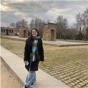 Estudiante de segundo de filología inglesa , certificada con C1 en inglés por Cambridge y con B2 en francés por DELF.
